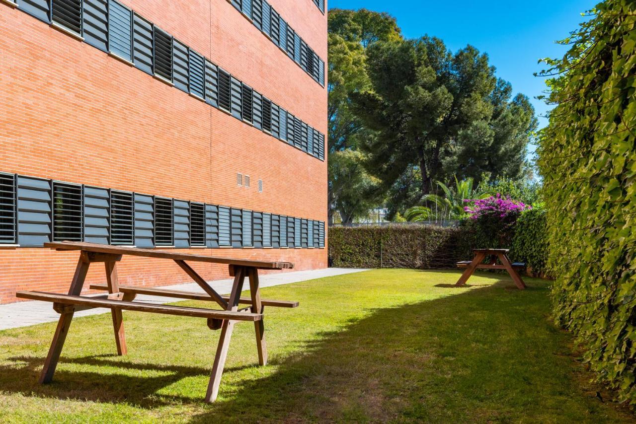 Micampus Estanislao del Campo, Students Residence SOLO ESTUDIANTES Sevilla Exterior foto